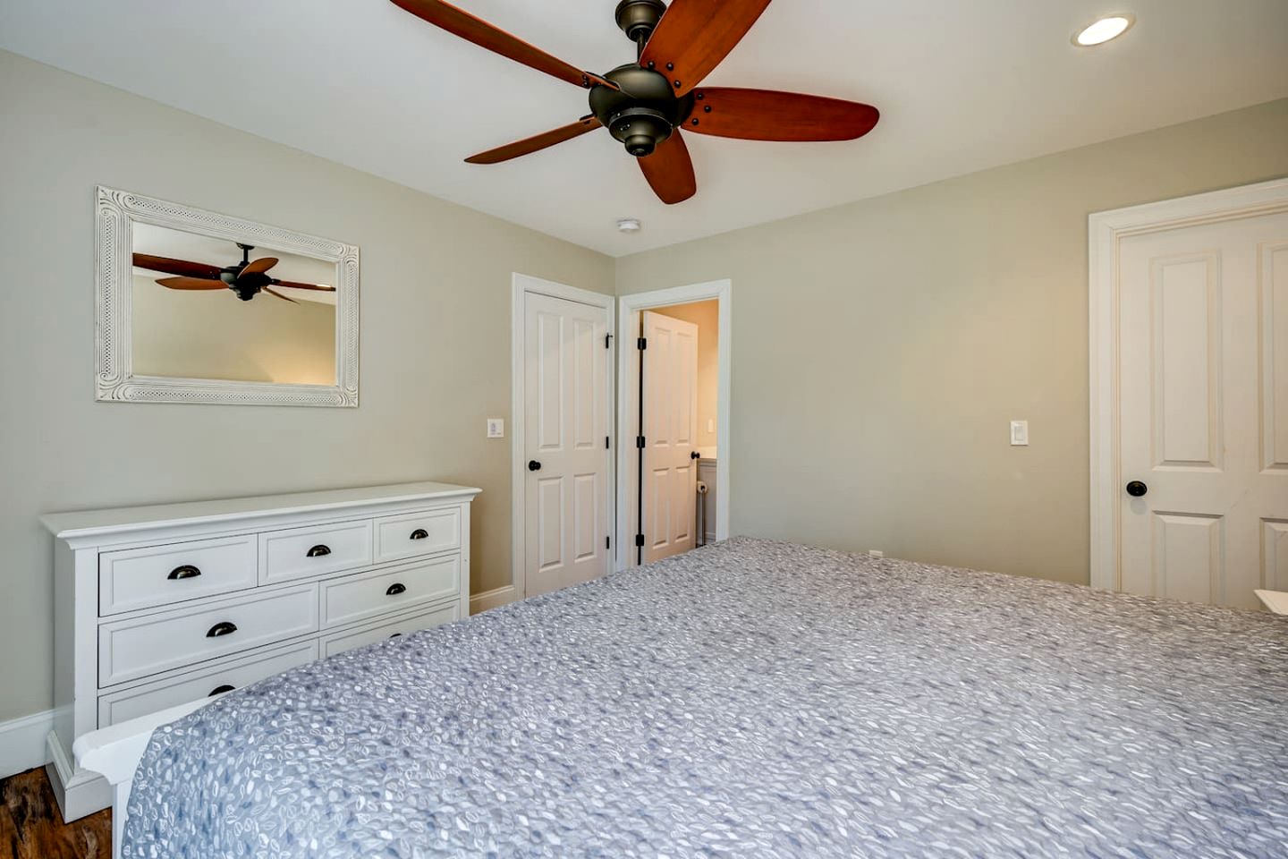 Luxury Mountain Townhouse with Private Hot Tub Near Cranmore Mountain Resort, North Conway, New Hampshire