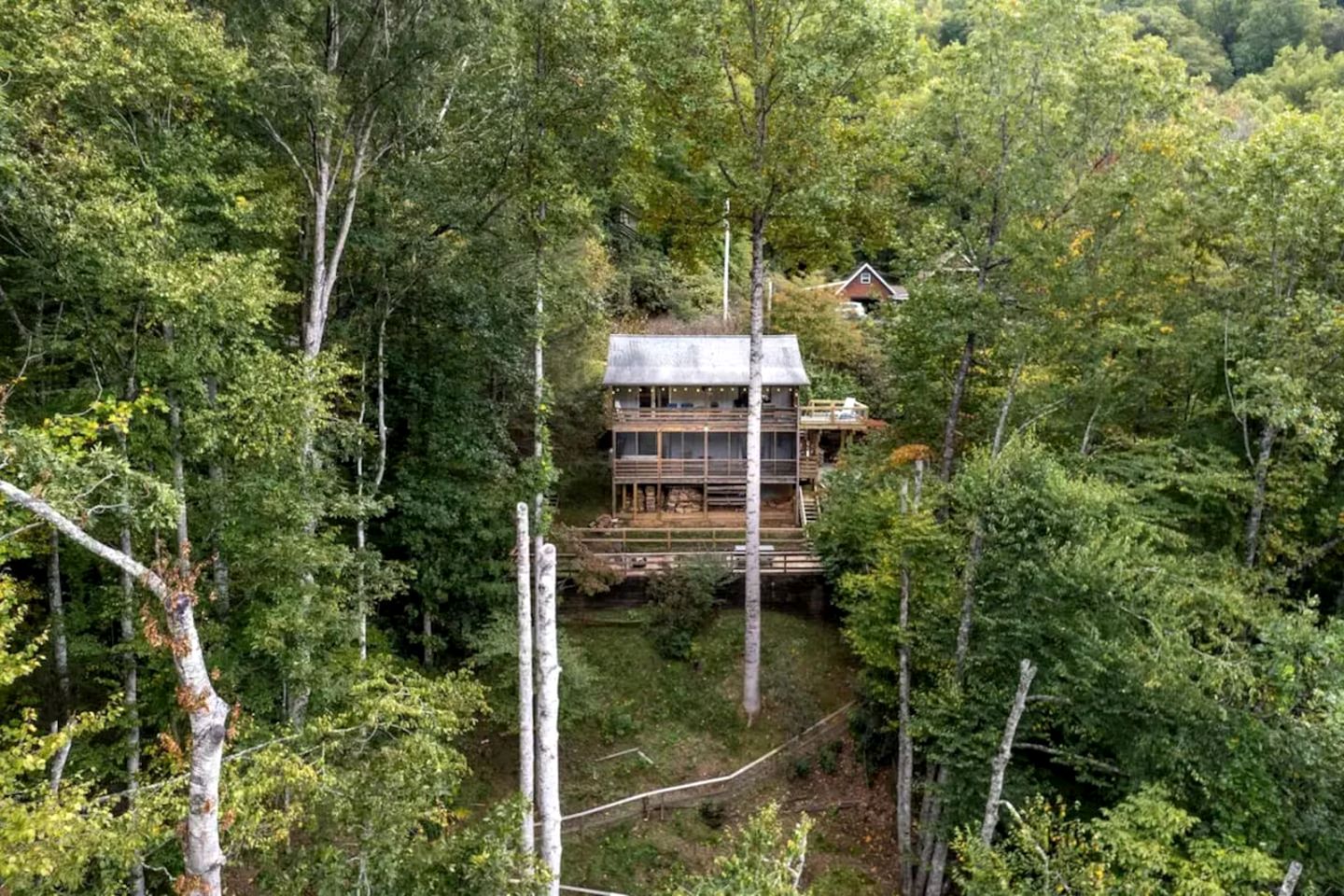 Creek Cabin with Hot-Tub and Mountain Views in North Carolina