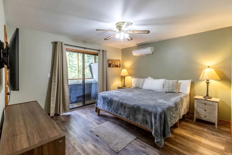 Cabins (United States of America, Sylva, North Carolina)