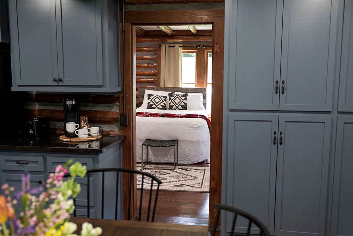 Fully Restored Cabin with Private Hut-Tub in Livingston, Texas