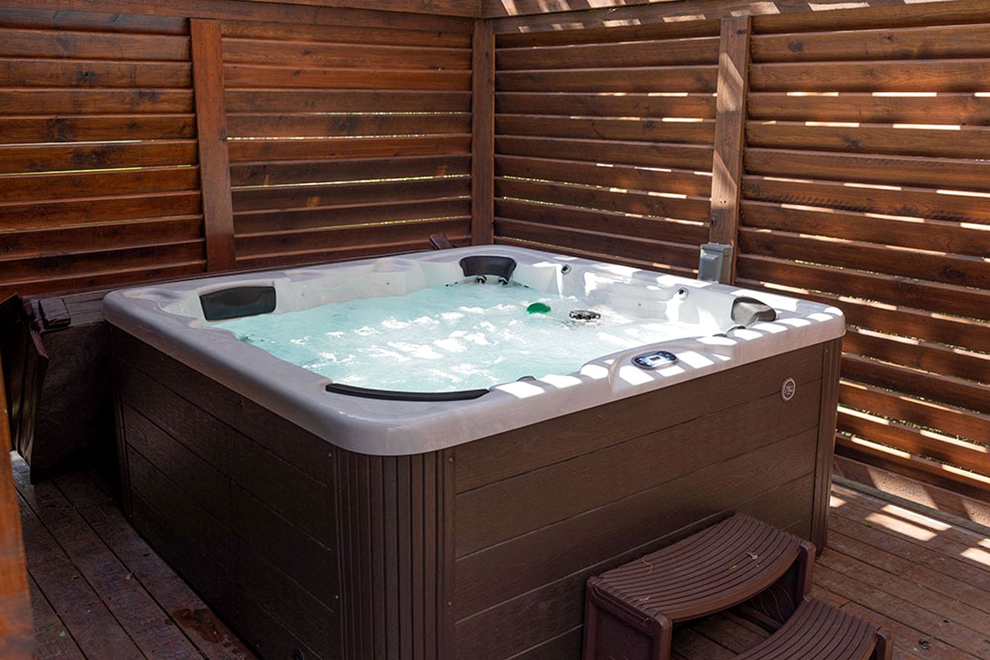 Fully Restored Cabin with Private Hut-Tub in Livingston, Texas