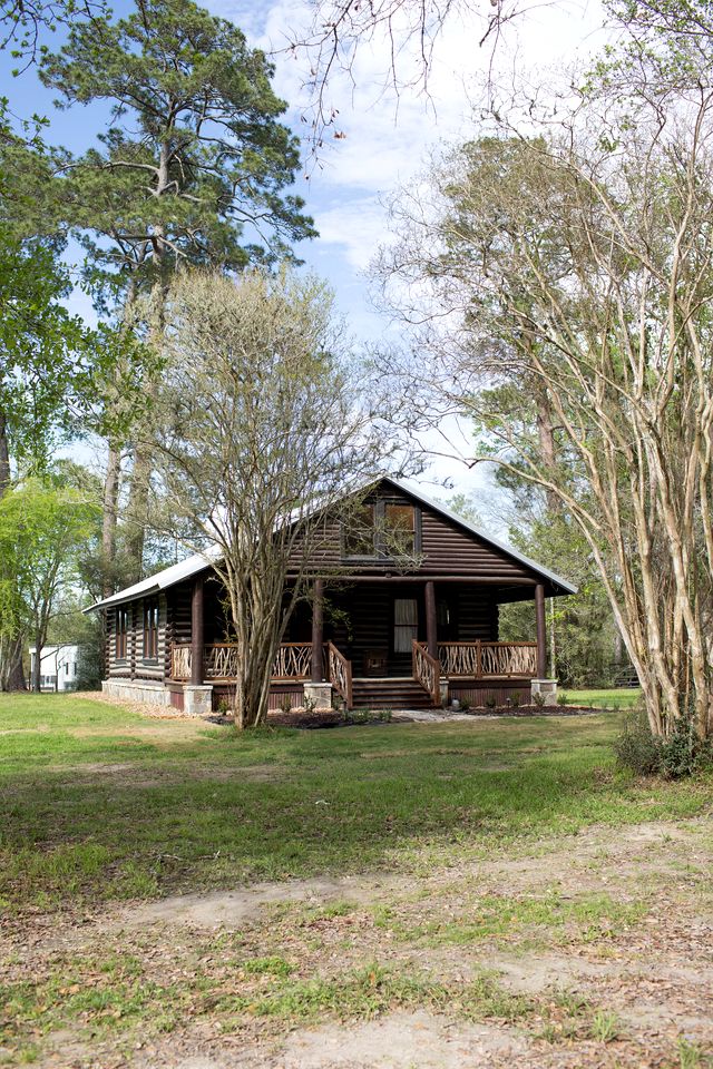 Fully Restored Cabin with Private Hut-Tub in Livingston, Texas