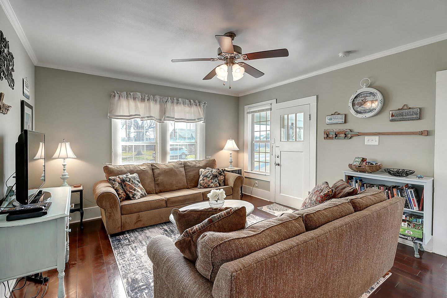 Fantastic Spacious Cottage with Private Garden Perfect for Families in Rockport, Texas