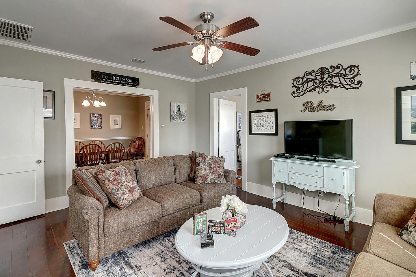 Fantastic Spacious Cottage with Private Garden Perfect for Families in Rockport, Texas