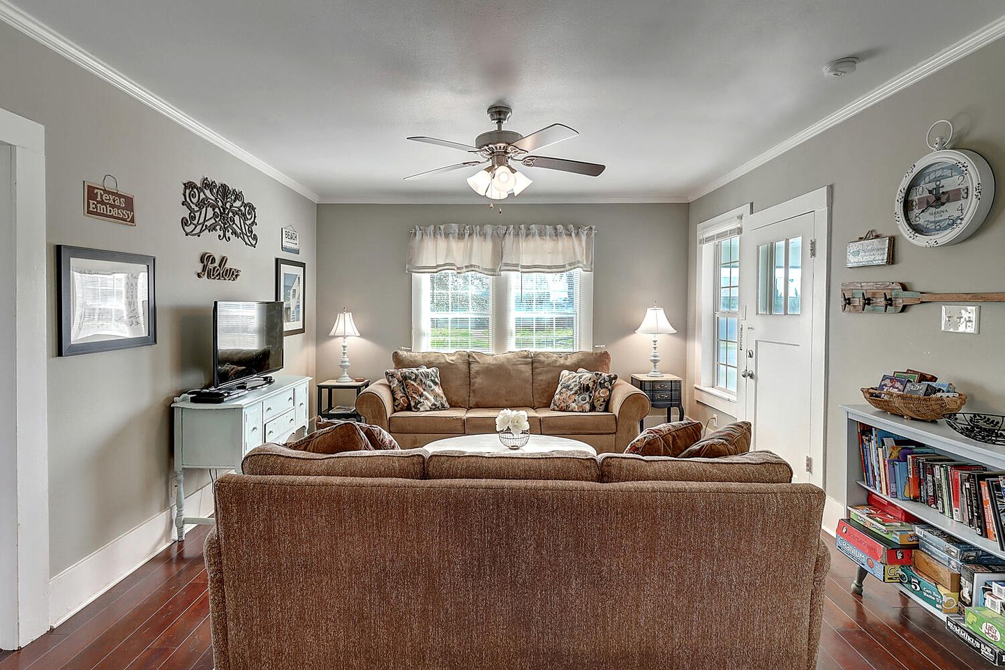 Fantastic Spacious Cottage with Private Garden Perfect for Families in Rockport, Texas