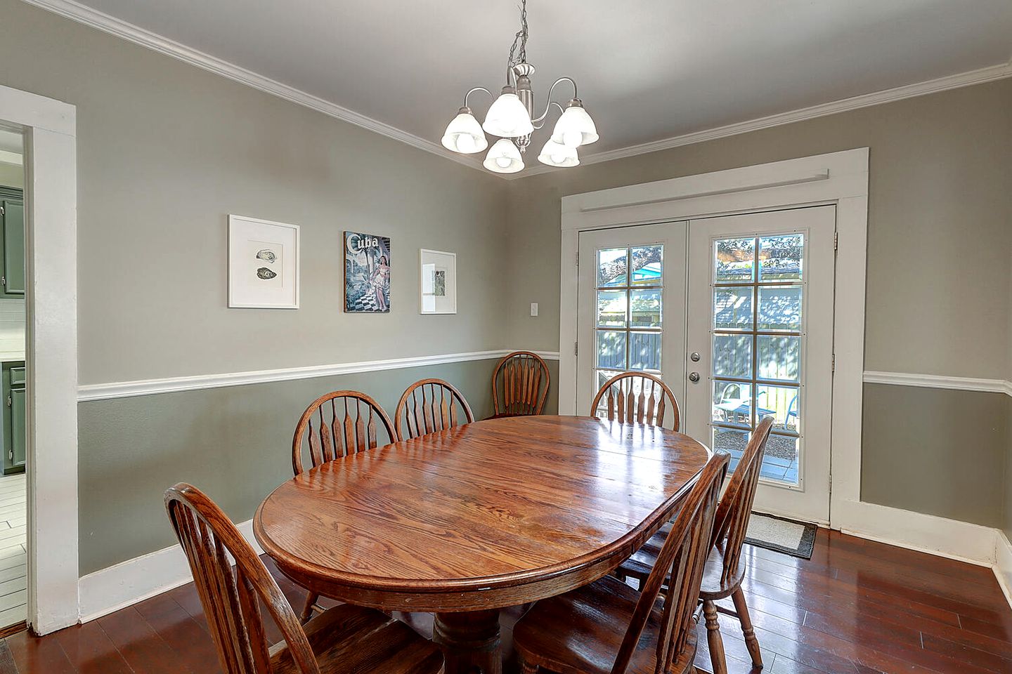 Fantastic Spacious Cottage with Private Garden Perfect for Families in Rockport, Texas