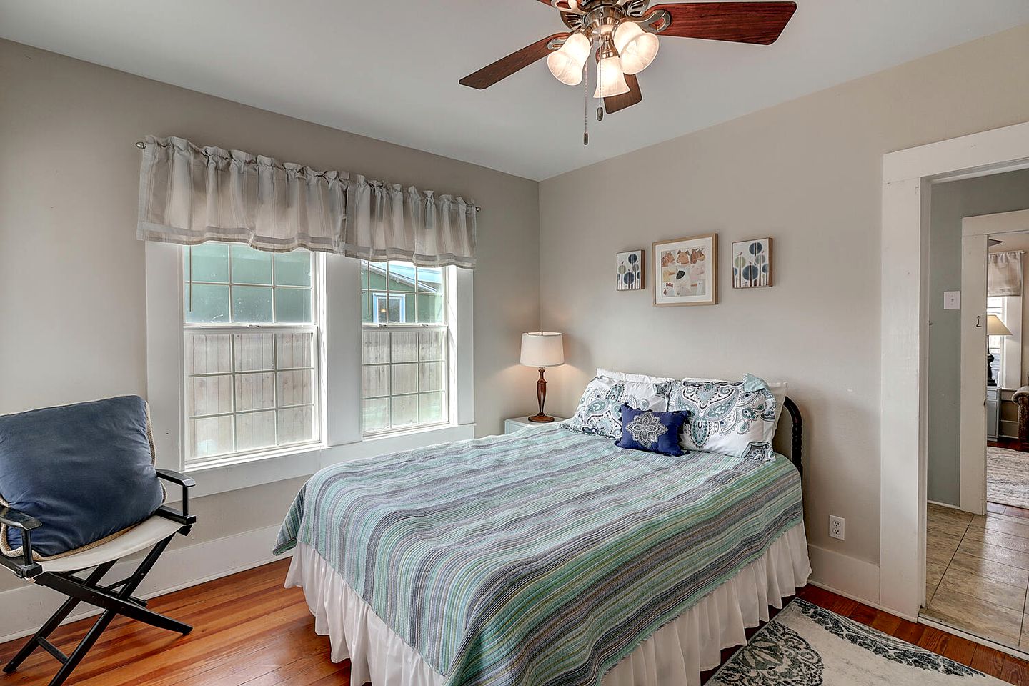Fantastic Spacious Cottage with Private Garden Perfect for Families in Rockport, Texas
