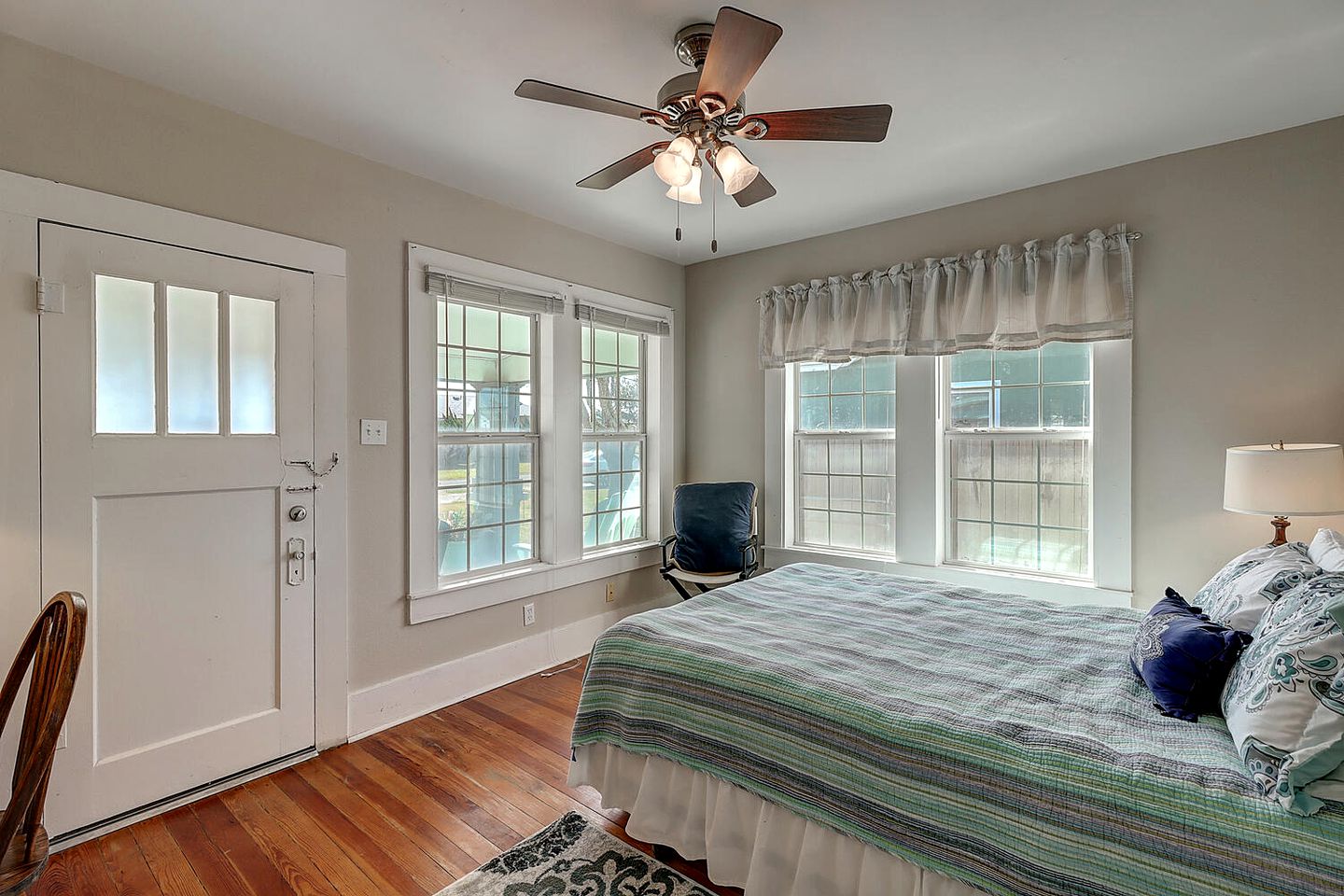Fantastic Spacious Cottage with Private Garden Perfect for Families in Rockport, Texas