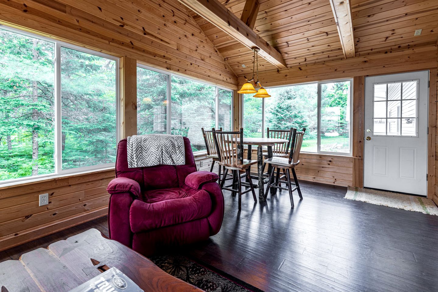 Create Lasting Memories: Lakeside Family Getaway in the Heart of Paradise, Michigan