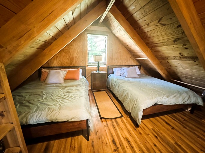 Cabins (United States of America, Guion, Arkansas)