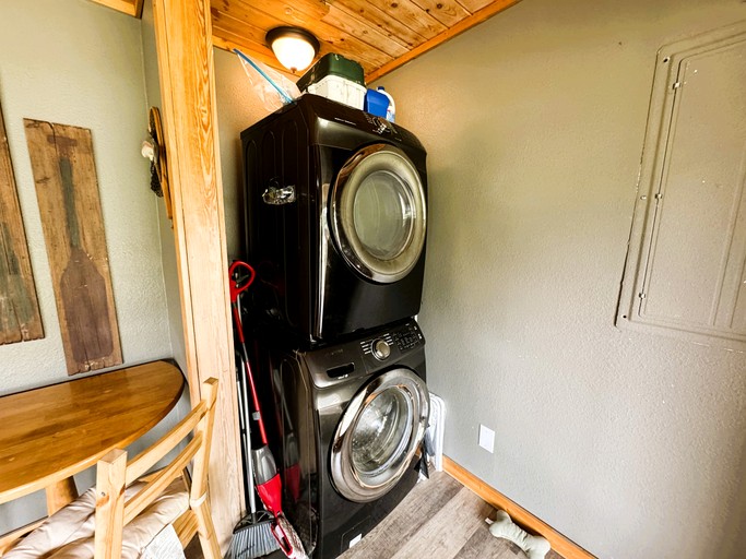 Cabins (United States of America, Guion, Arkansas)