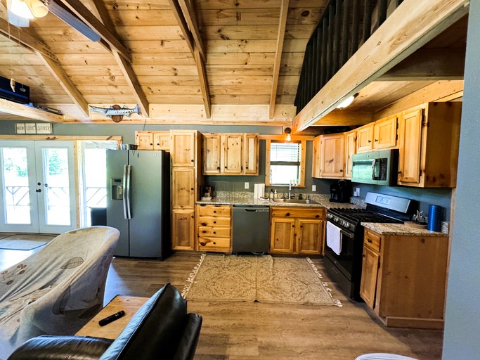 Cabins (United States of America, Guion, Arkansas)