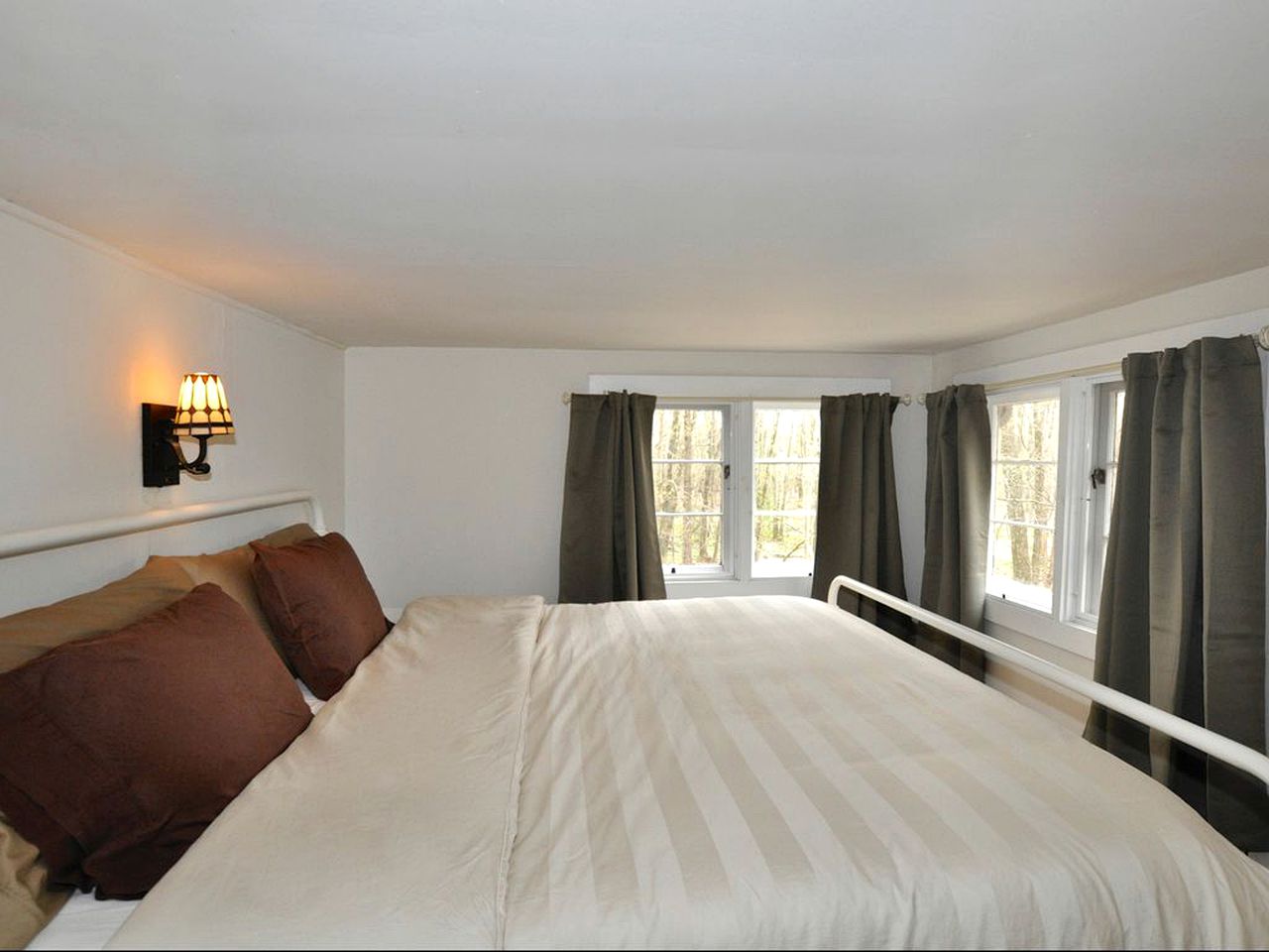 Idyllic Getaway Cottage in the Woods near Woodstock, New York