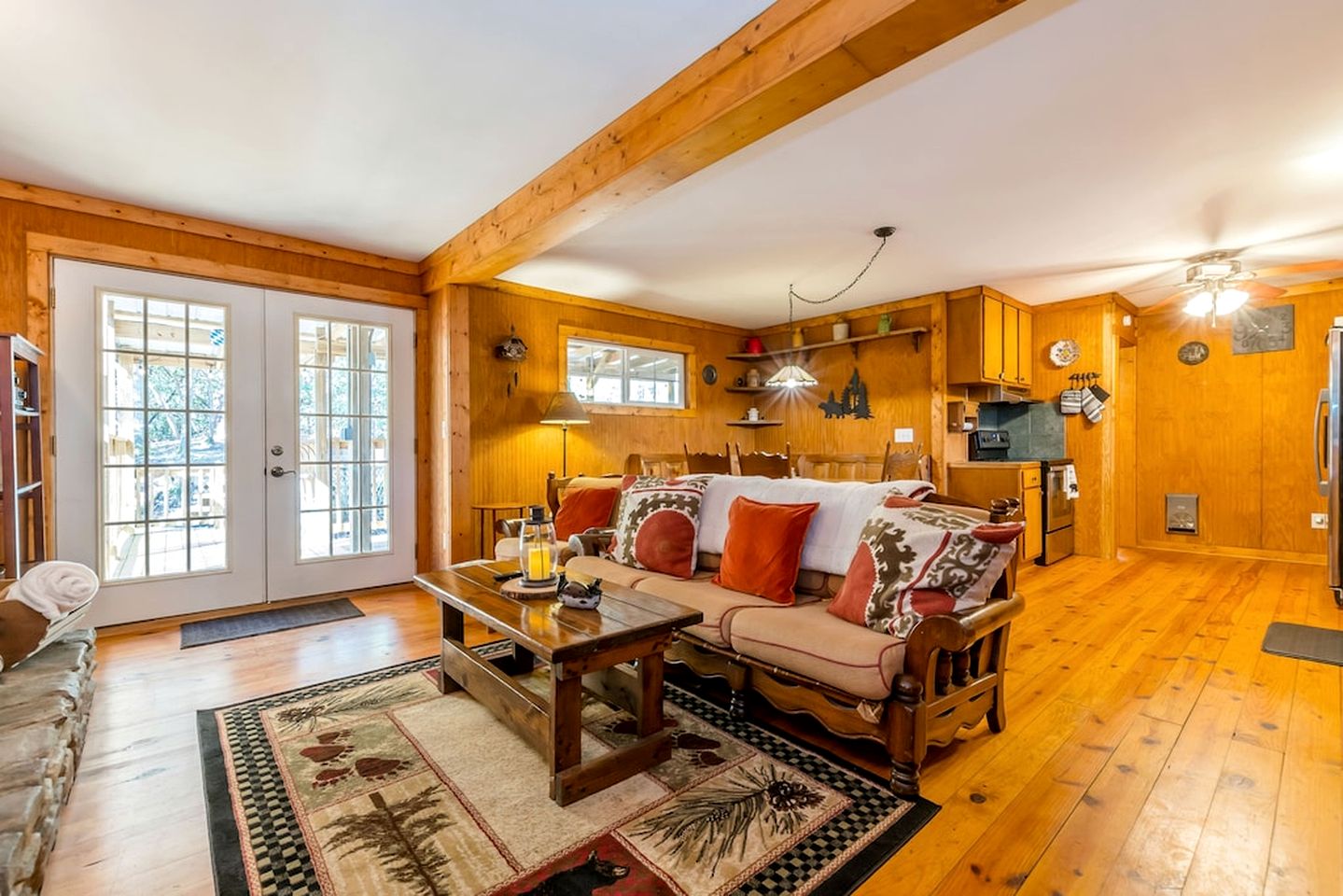 Creekfront Cabin Amazing for Families in Helen, Georgia
