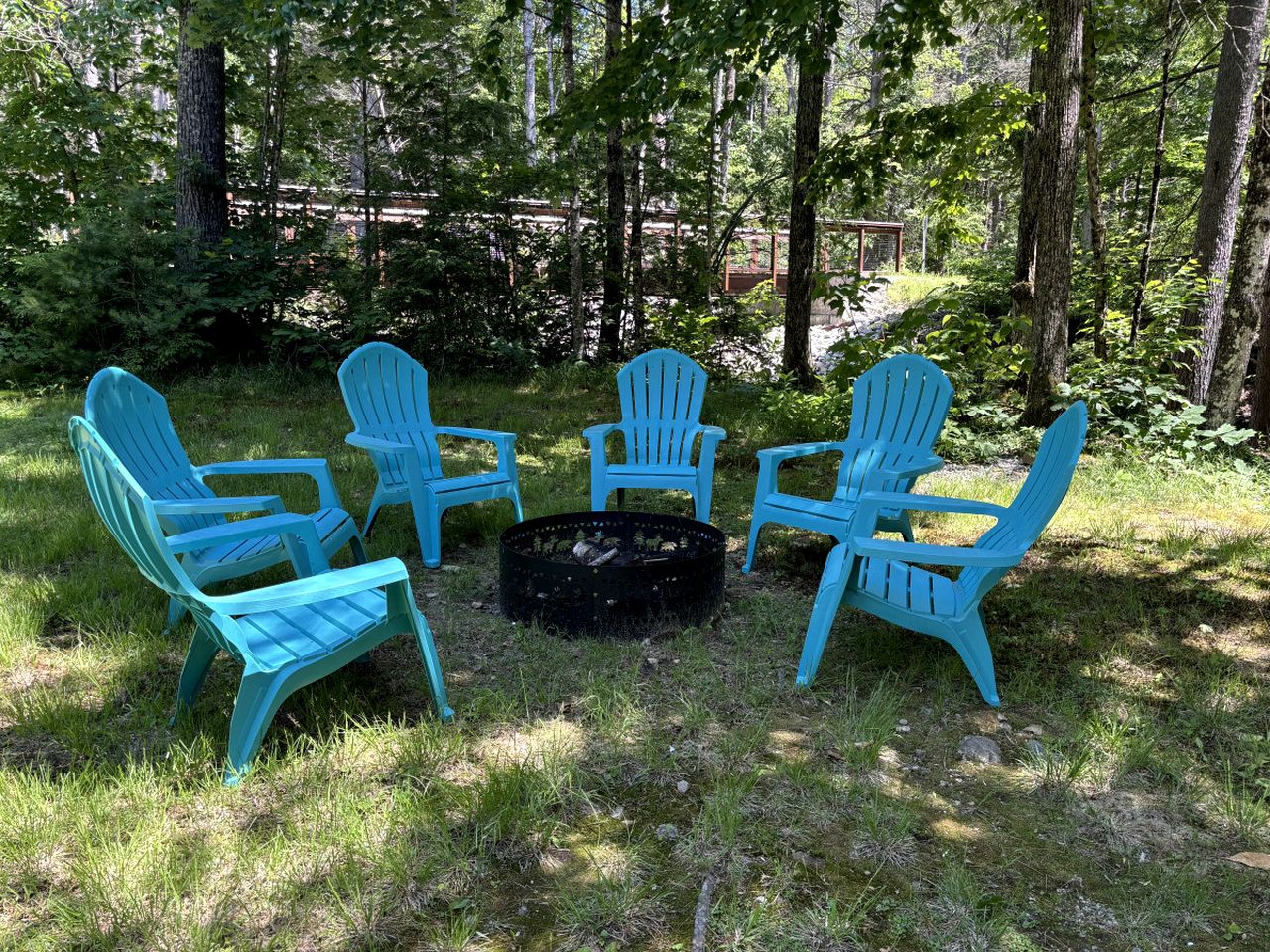 Creekfront Cozy Cottage with Games in North Conway, New Hampshire