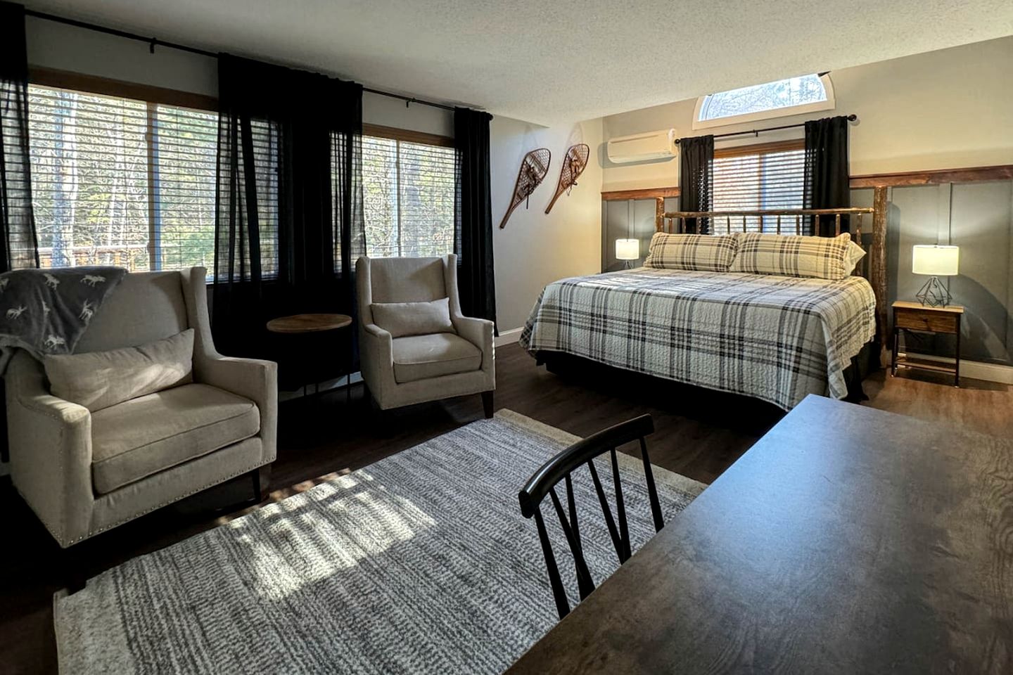 Creekfront Cozy Cottage with Games in North Conway, New Hampshire