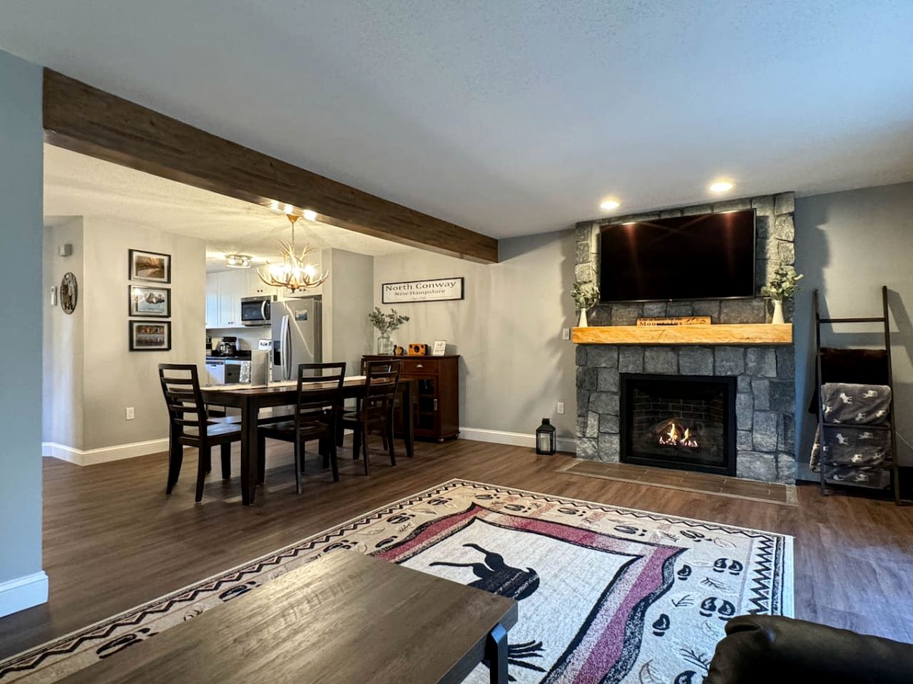 Creekfront Cozy Cottage with Games in North Conway, New Hampshire