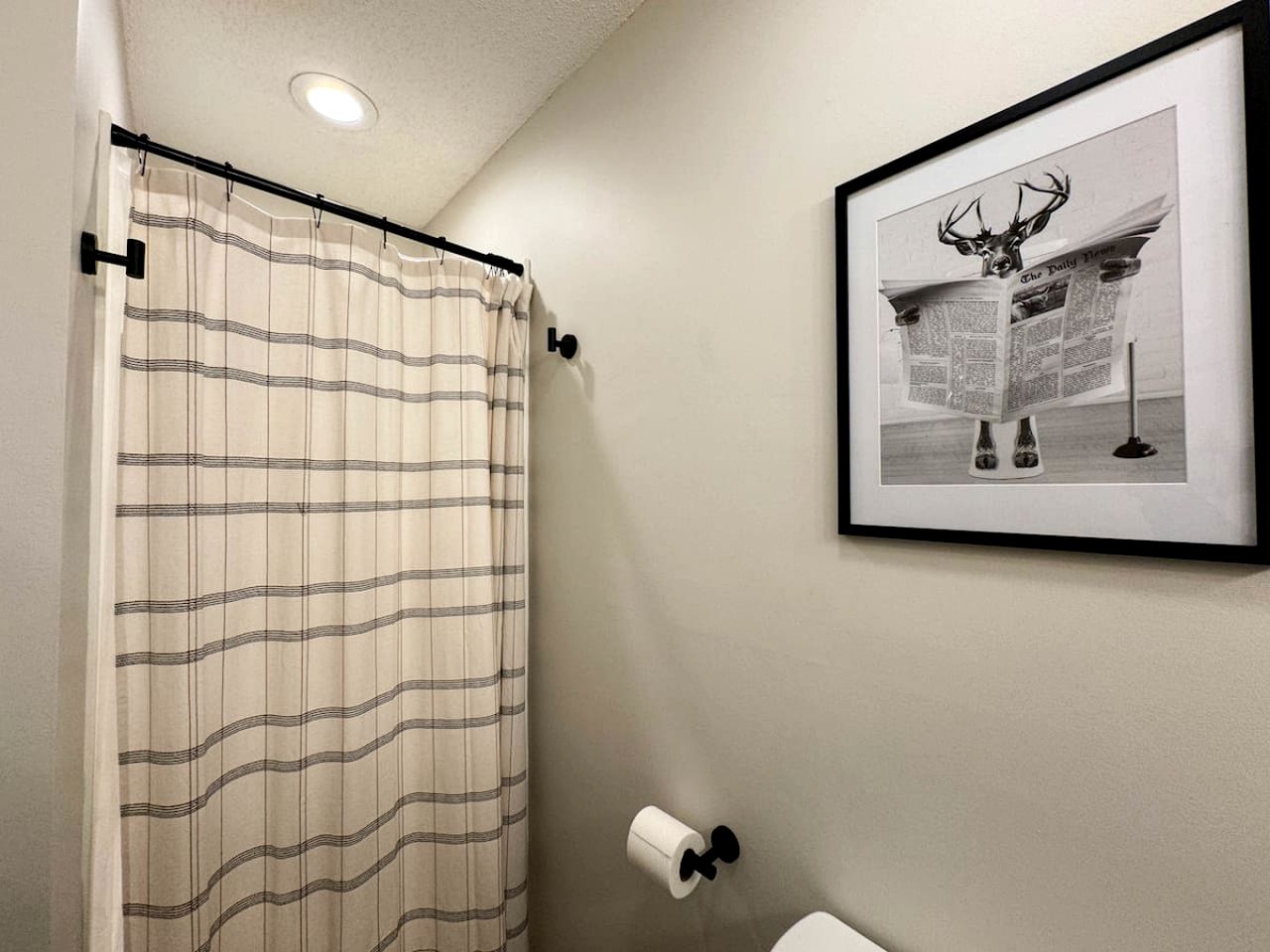 Creekfront Cozy Cottage with Games in North Conway, New Hampshire