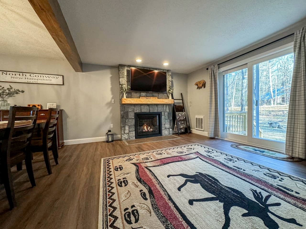 Creekfront Cozy Cottage with Games in North Conway, New Hampshire