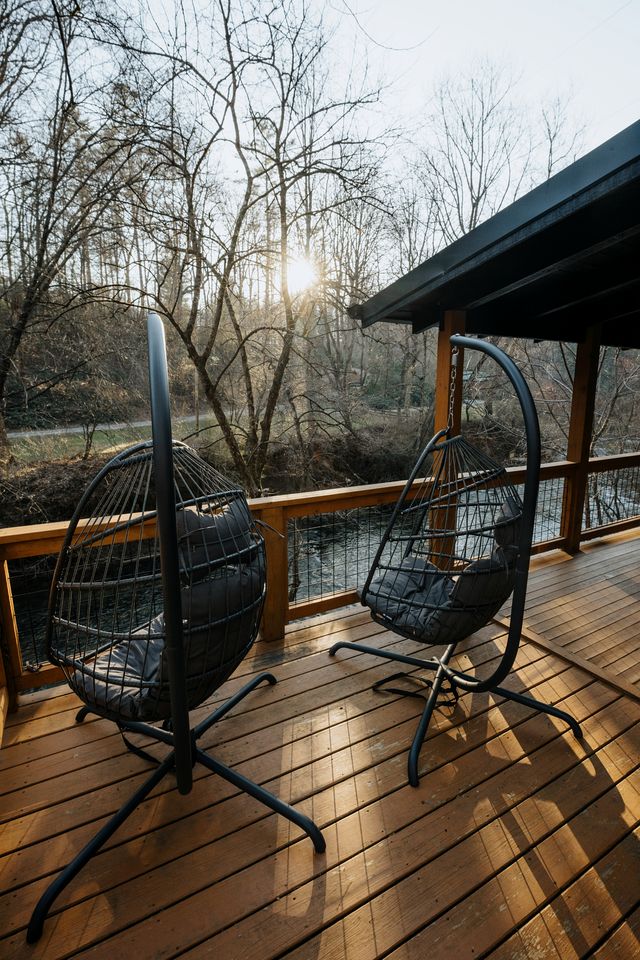 Hygge Hollow Cabin on Fightingtown Creek in Blue Ridge, GA