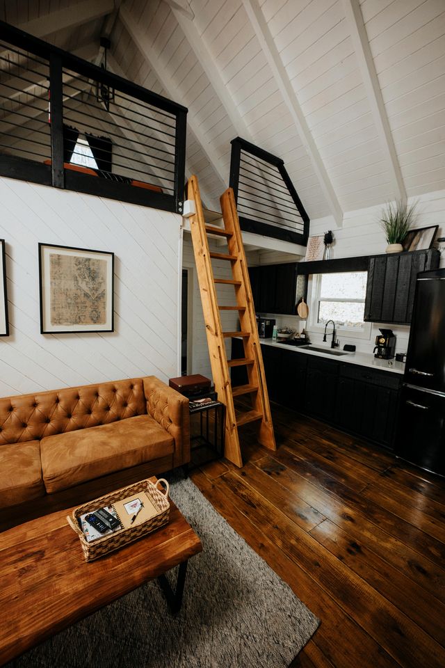 Hygge Hollow Cabin on Fightingtown Creek in Blue Ridge, GA
