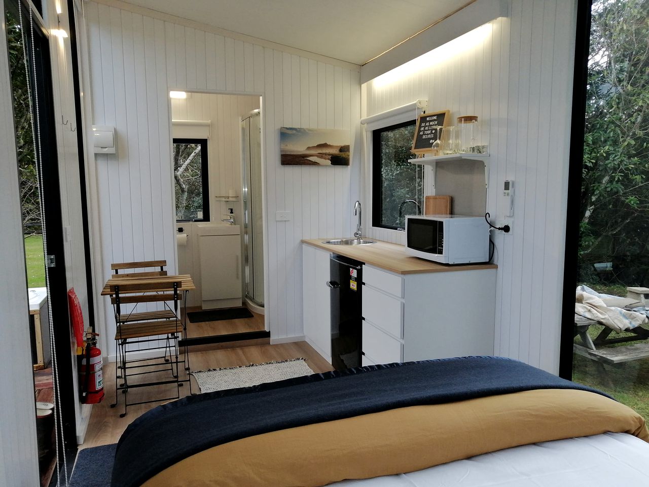 Secluded Tiny House with Outdoor Bathtub in Auckland, New Zealand