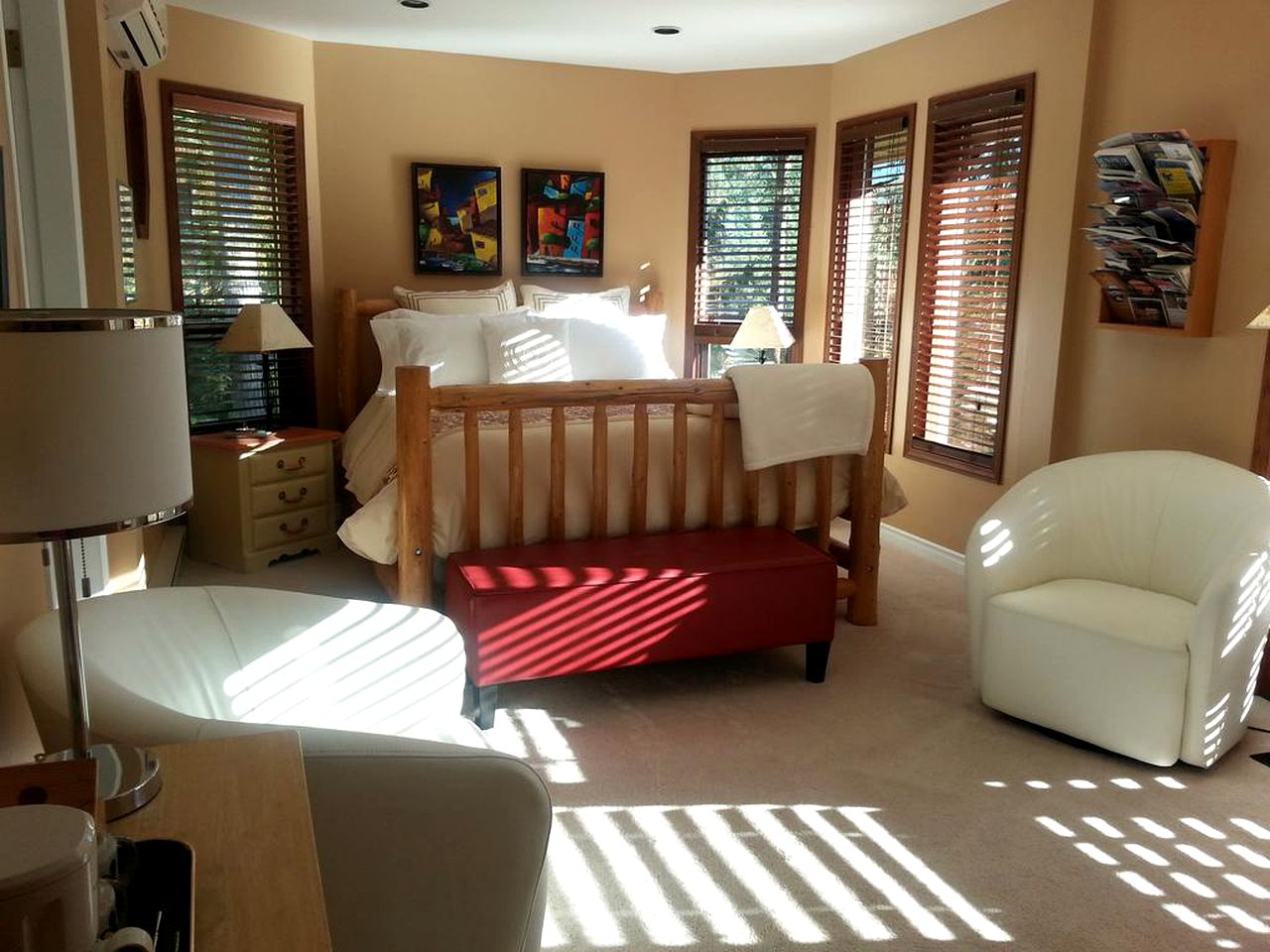 Room Rental with Lake and Mountain Views for Romantic Getaway near Nelson, British Columbia