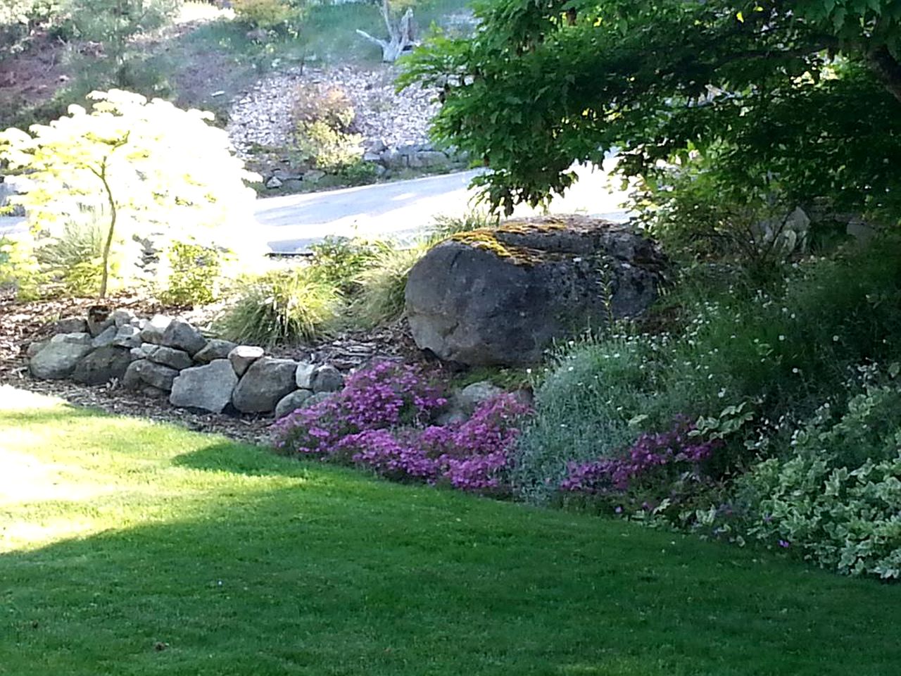 Room Rental with Lake and Mountain Views for Romantic Getaway near Nelson, British Columbia