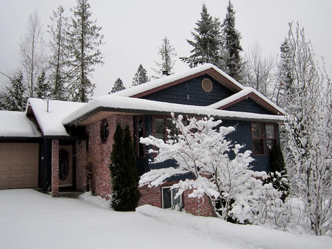 Nature Lodges (Nelson, British Columbia, Canada)