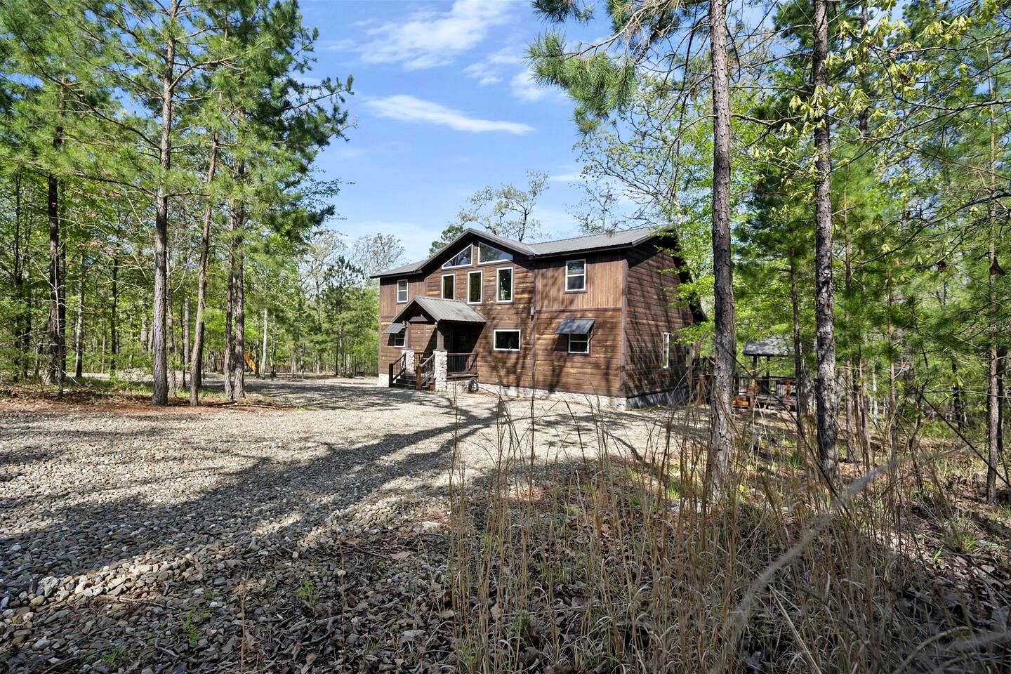Creekside Cabin Perfect for Family Getaways in Broken Bow, Oklahoma