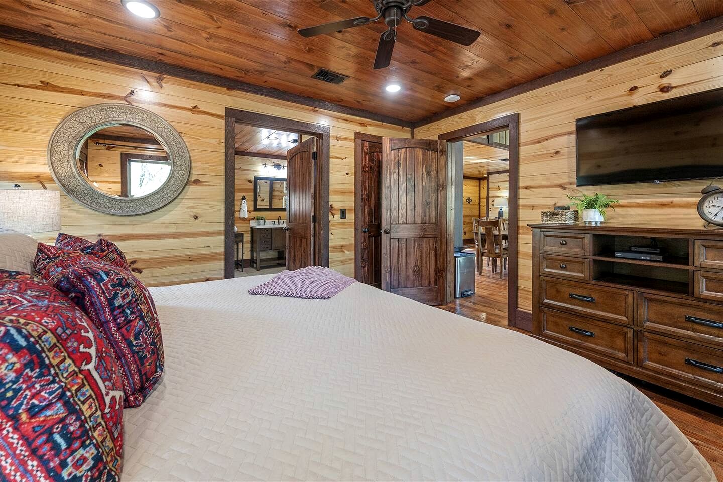 Creekside Cabin Perfect for Family Getaways in Broken Bow, Oklahoma