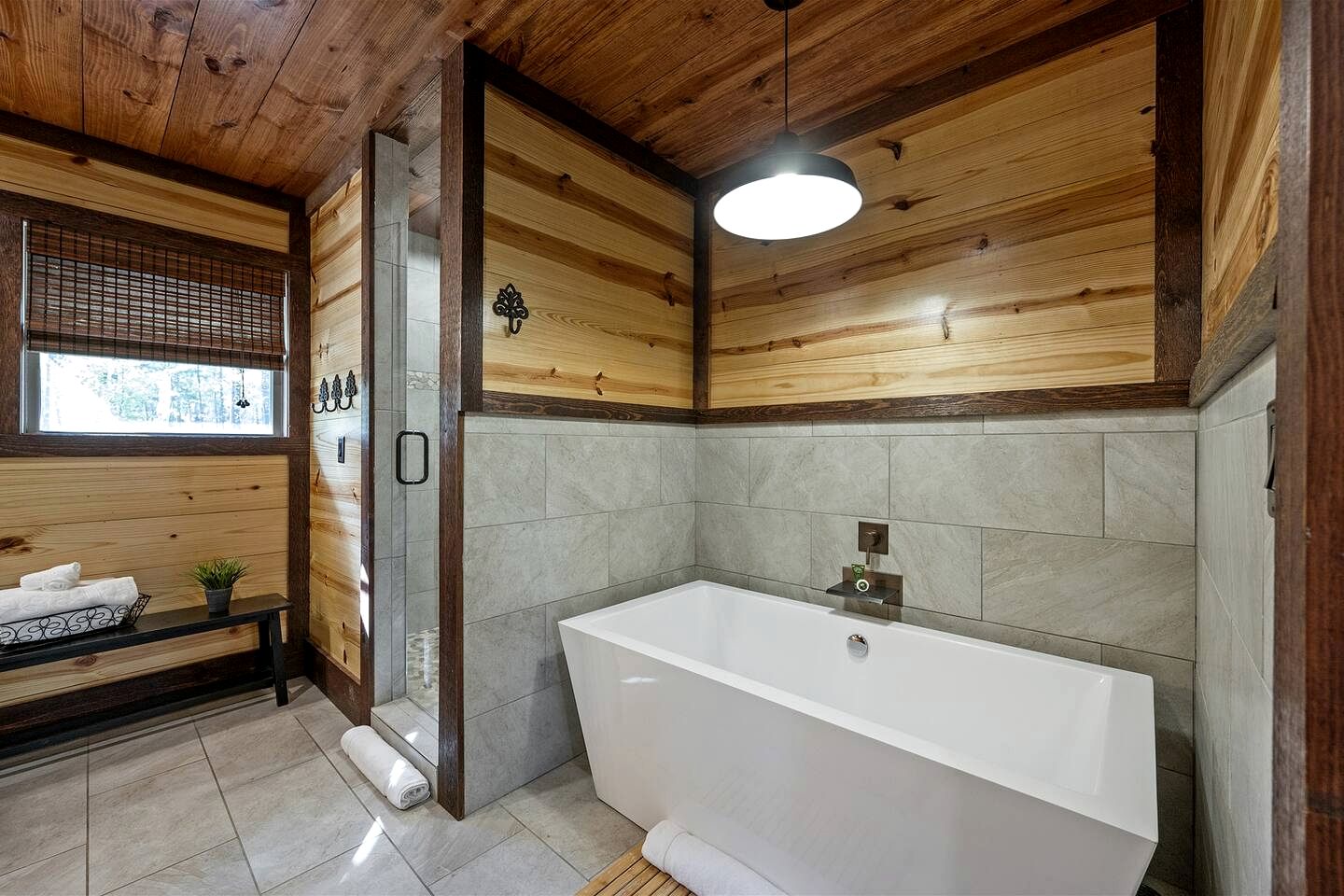 Creekside Cabin Perfect for Family Getaways in Broken Bow, Oklahoma