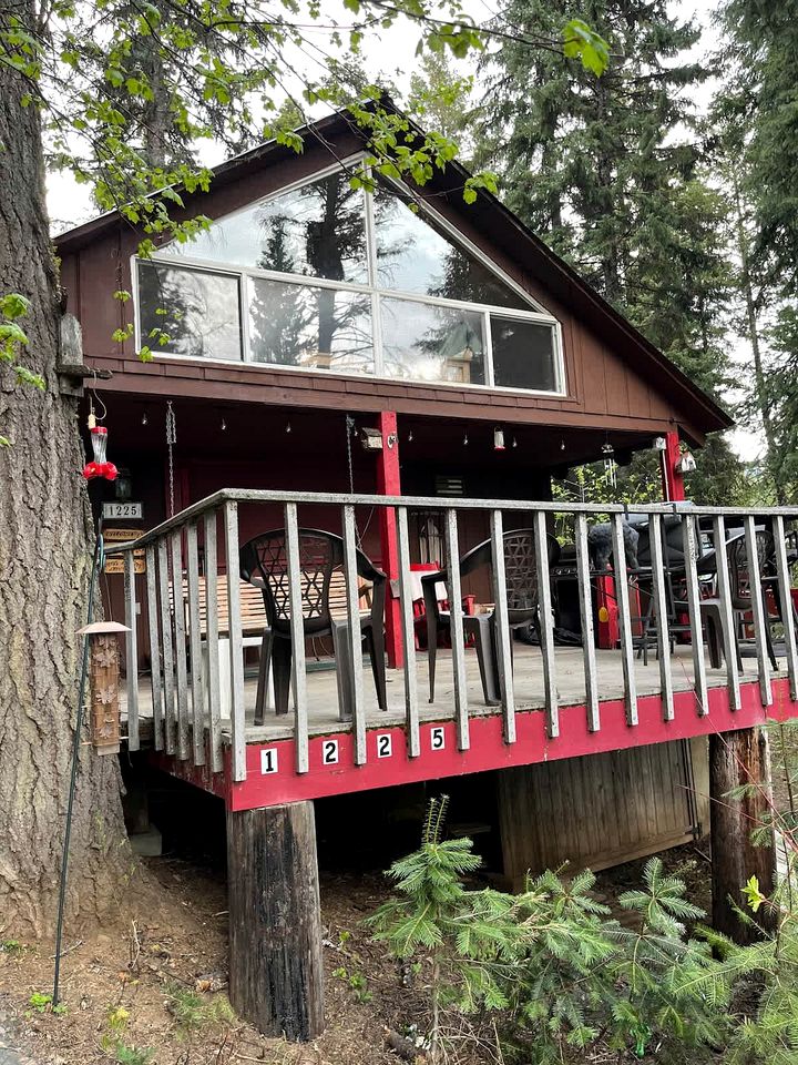 Peaceful Creekside Cabin with Fire Pit & Scenic Deck in Cascade, Idaho
