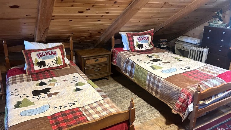 Cabins (United States of America, Cascade, Idaho)