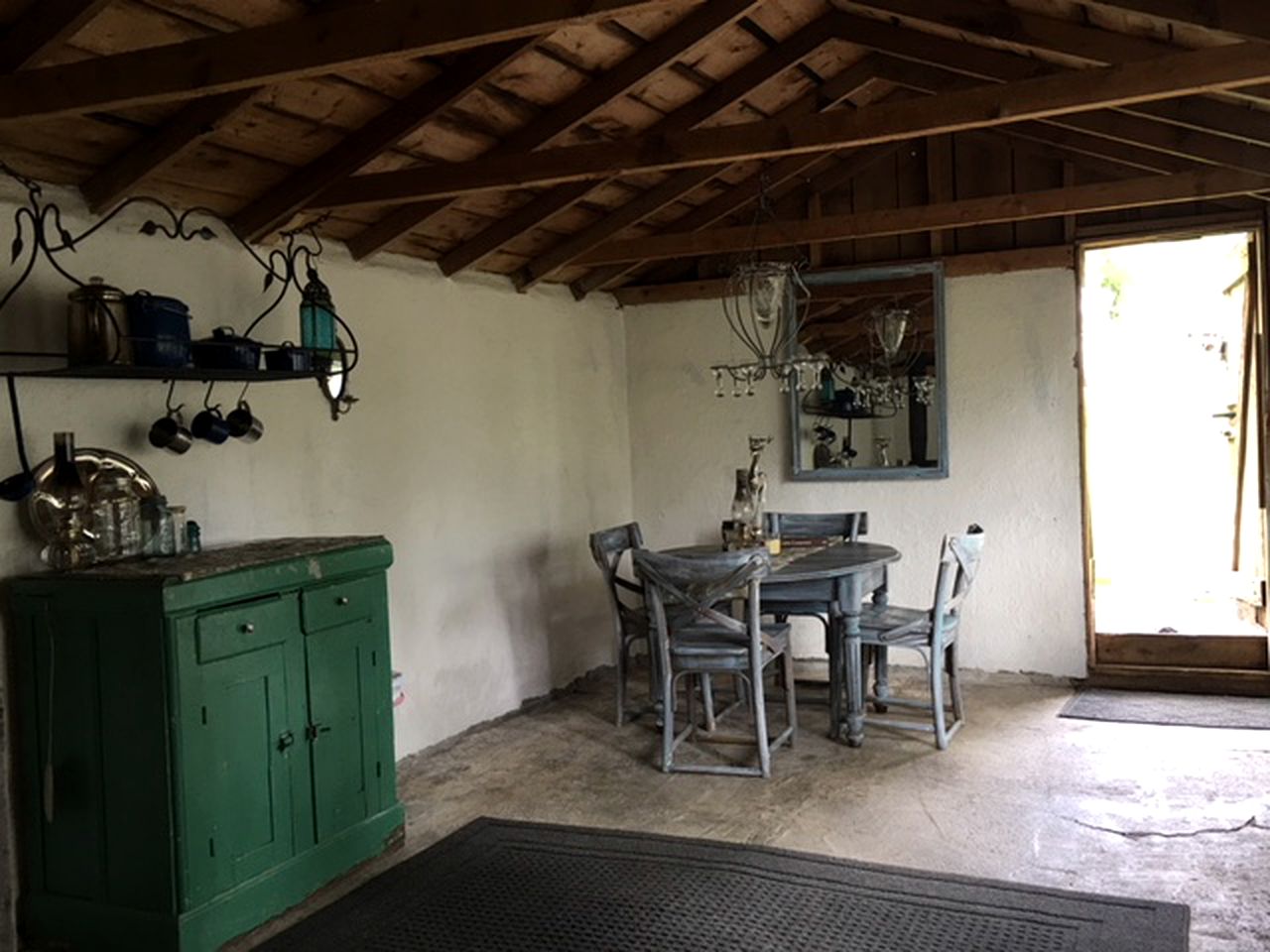 Creekside Cabin Rental Minutes from Yellowstone National Park in Gardiner, Montana