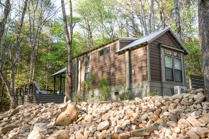 Creekside Cabin Splendid for a Family Getaway in Tennessee photo 4