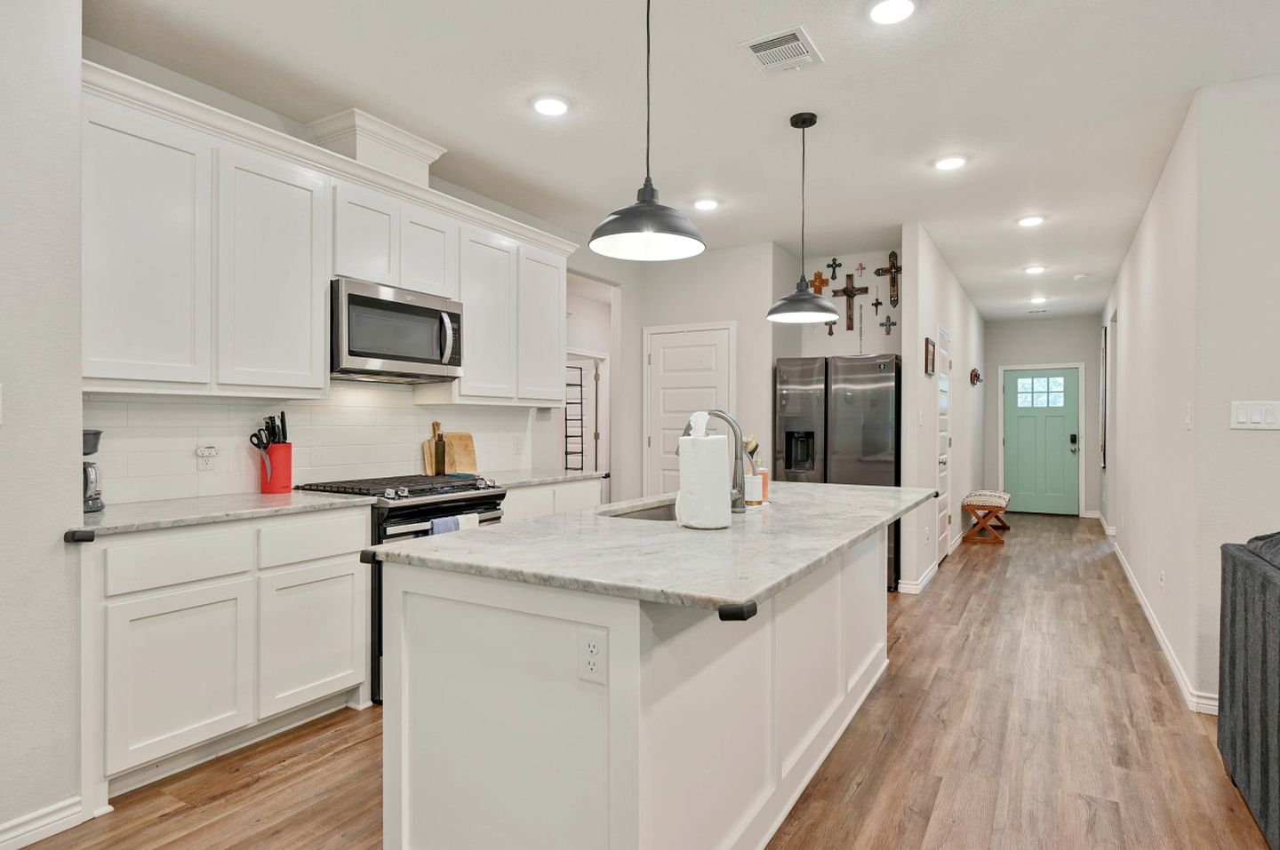 Scenic Creekside Retreat with Modern Comforts Near Texas A&M University in College Station, Texas