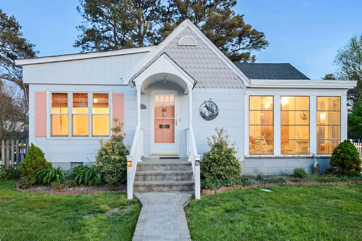 Creekside Cottage with Sunroom and Fire Pit - with Plenty of Outdoor Space Near Assateague Island in Chincoteague, VA