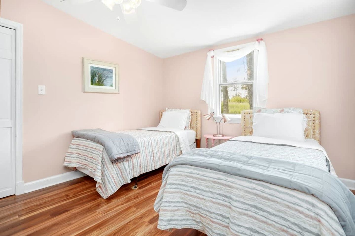 Creekside Cottage with Sunroom and Fire Pit - with Plenty of Outdoor Space Near Assateague Island in Chincoteague, VA