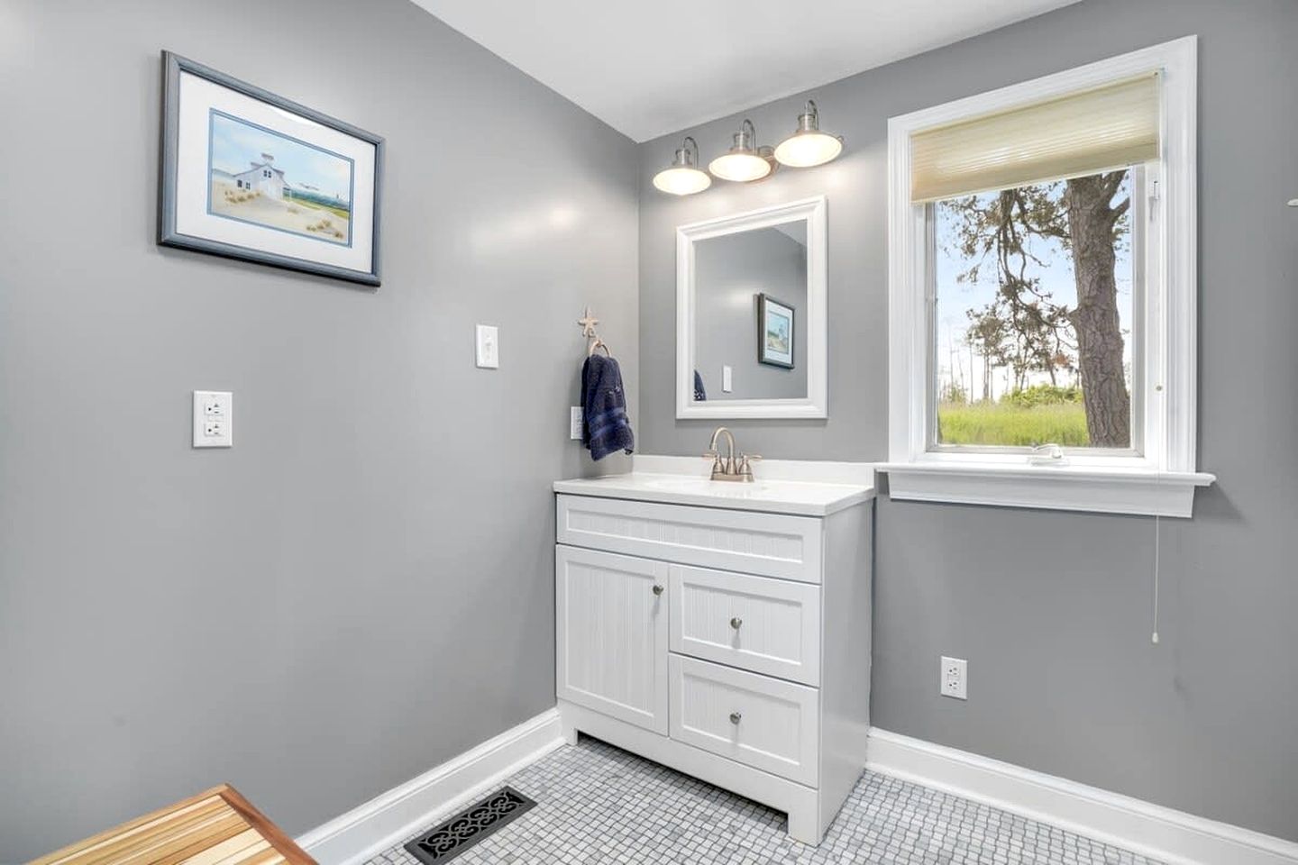 Creekside Cottage with Sunroom and Fire Pit - with Plenty of Outdoor Space Near Assateague Island in Chincoteague, VA