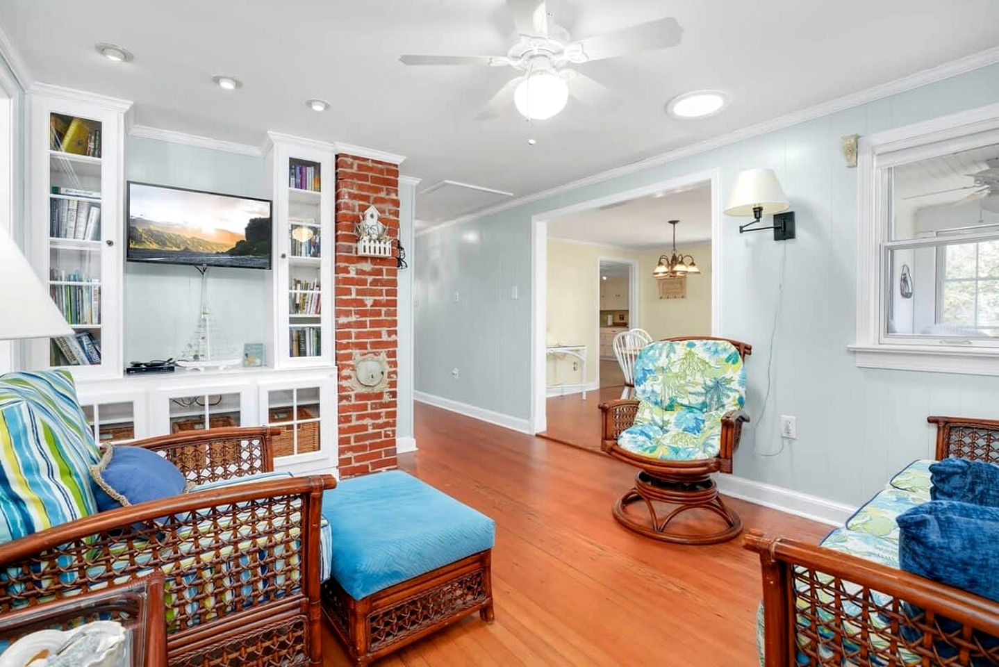 Creekside Cottage with Sunroom and Fire Pit - with Plenty of Outdoor Space Near Assateague Island in Chincoteague, VA