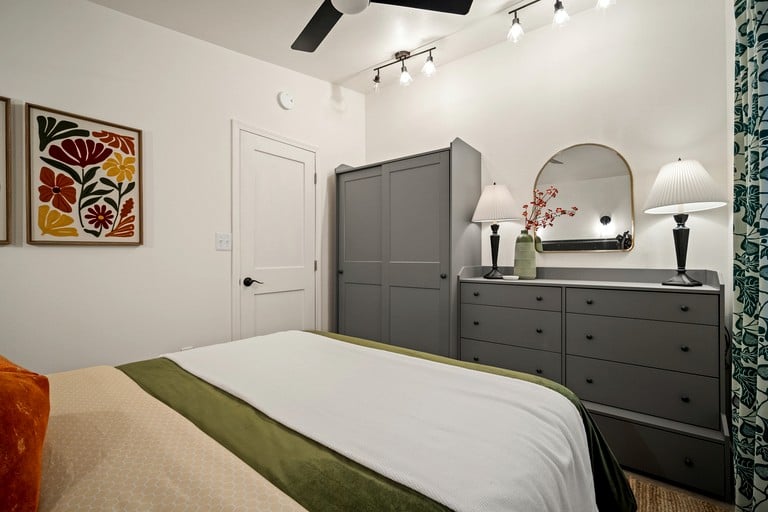 Vacation Rentals (United States of America, --, --)