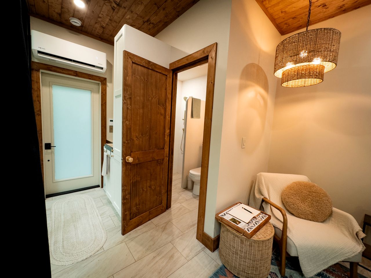 Gorgeous Glass Tiny House Nestled in the Forest for a Romantic Retreat near Mars Hill, NC