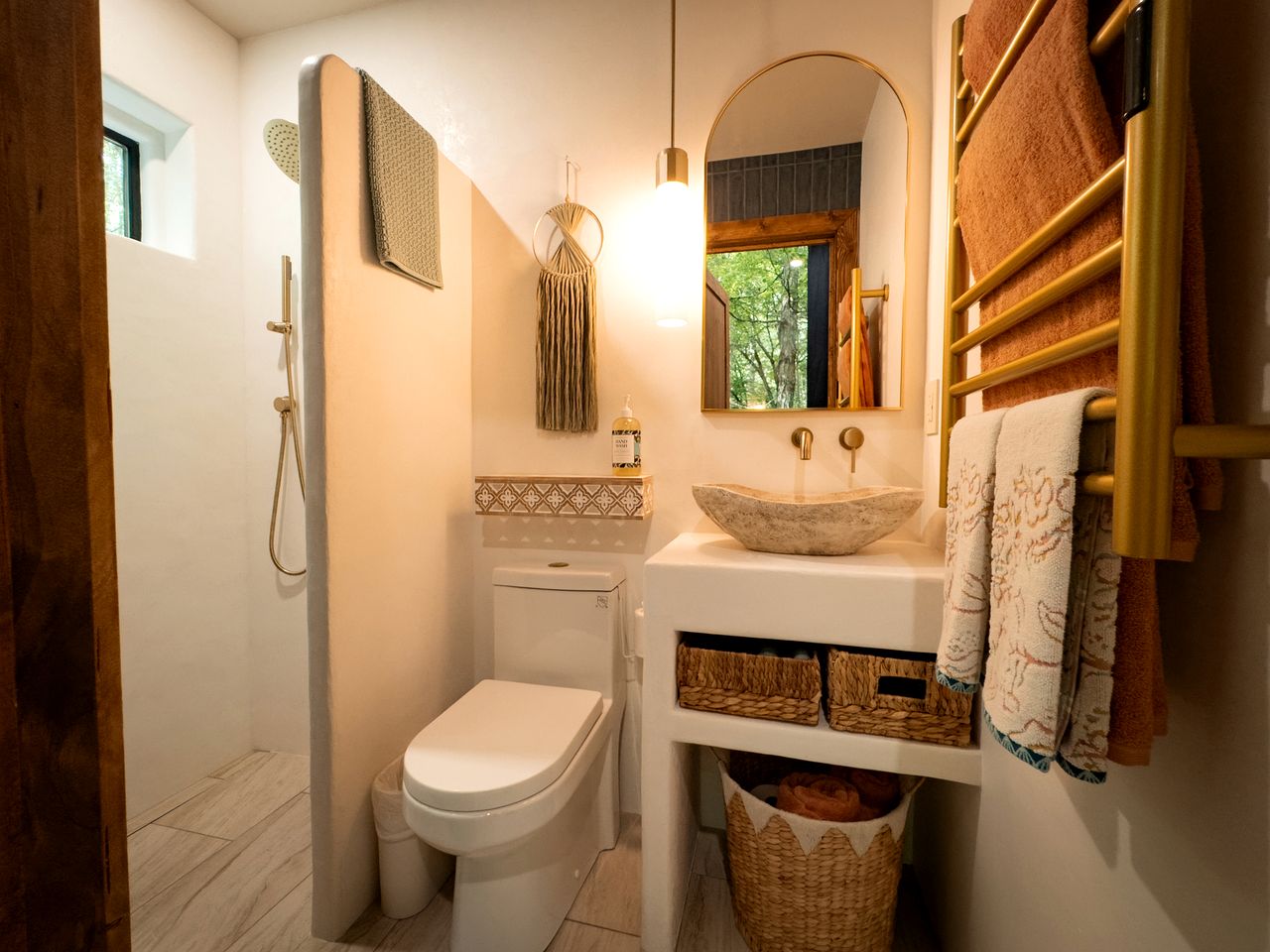 Gorgeous Glass Tiny House Nestled in the Forest for a Romantic Retreat near Mars Hill, NC