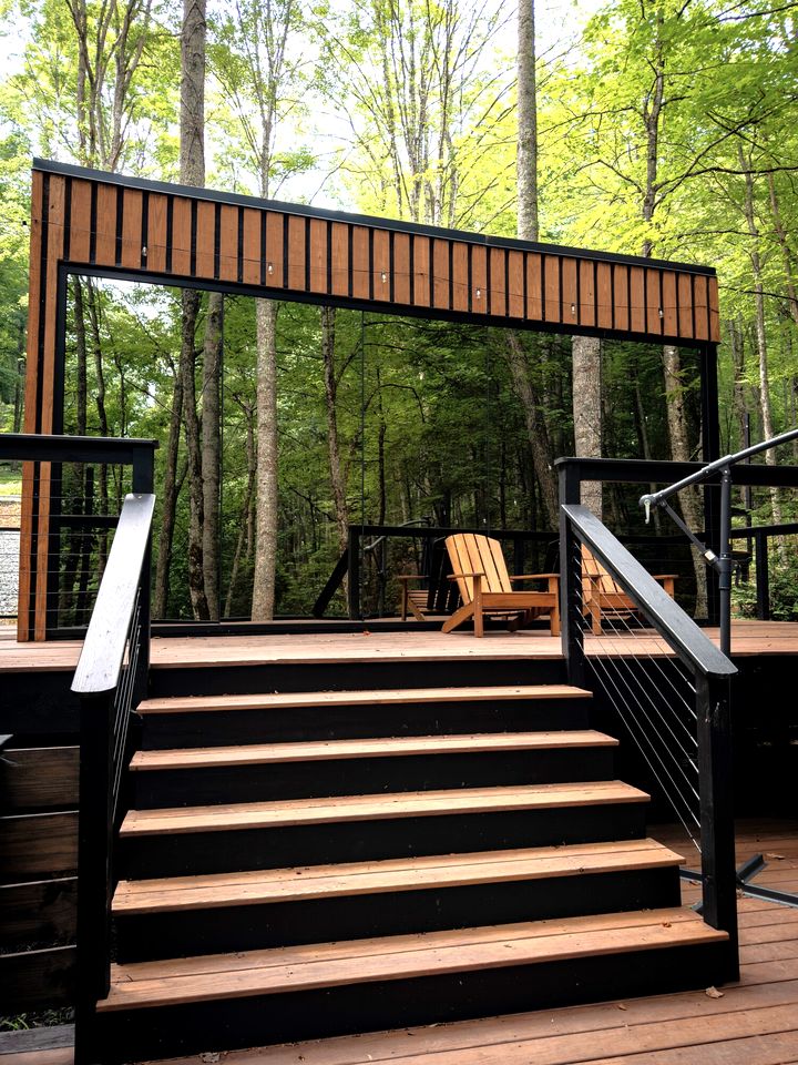 Beautiful Glass Tiny House for Two Surrounded by Nature for an Unforgettable Getaway near Mars Hill, NC