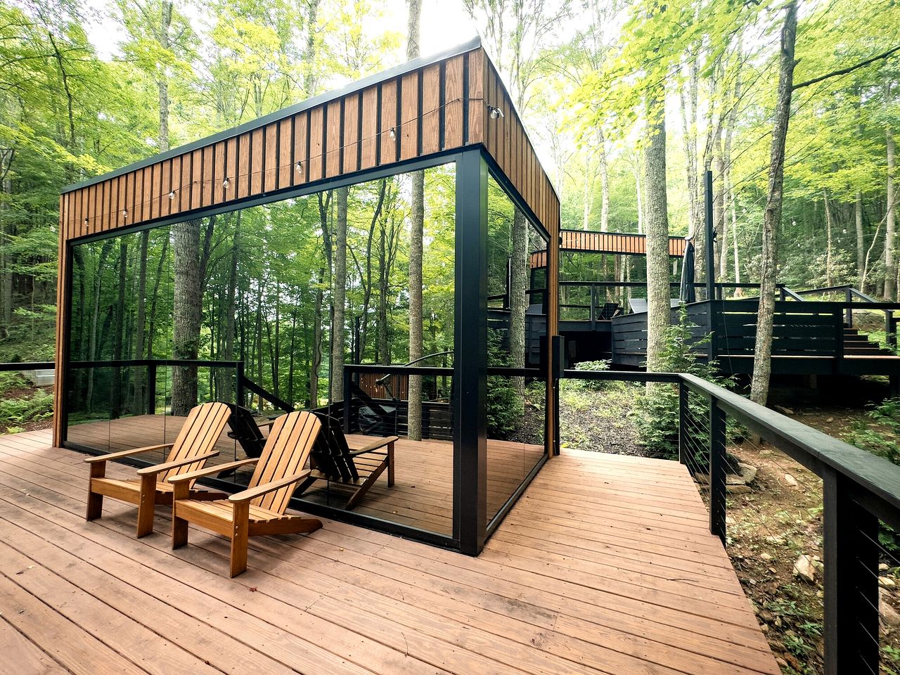 Beautiful Glass Tiny House for Two Surrounded by Nature for an Unforgettable Getaway near Mars Hill, NC