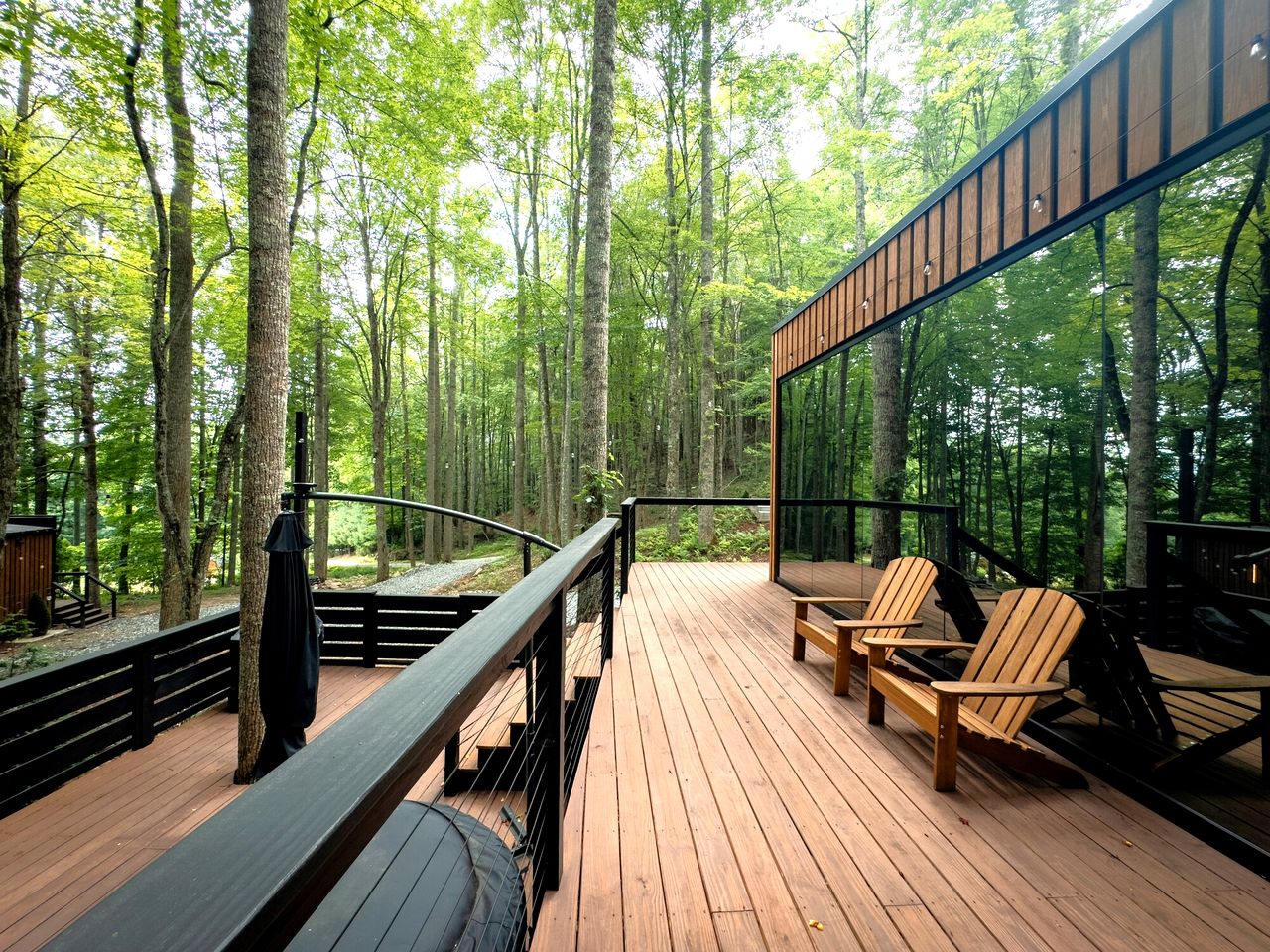 Beautiful Glass Tiny House for Two Surrounded by Nature for an Unforgettable Getaway near Mars Hill, NC