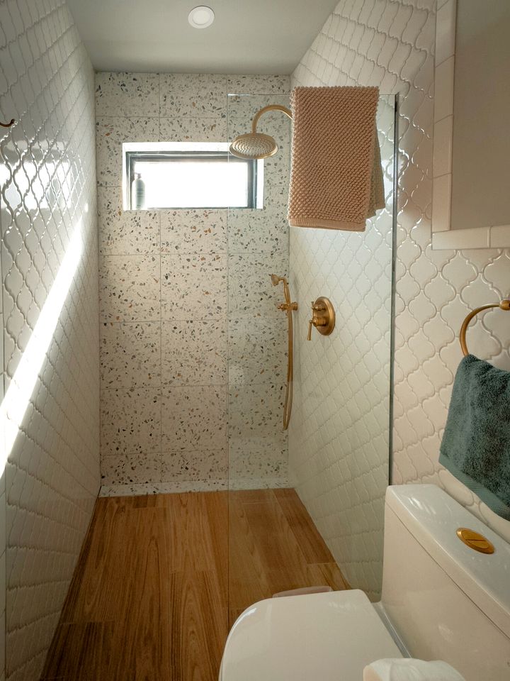 Incredible Glass Tiny House for a Pet-Friendly Romantic Escape in Nature near Mars Hill, NC