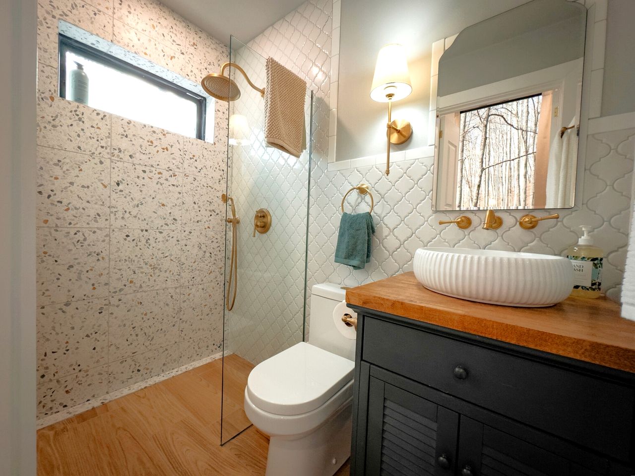 Incredible Glass Tiny House for a Pet-Friendly Romantic Escape in Nature near Mars Hill, NC