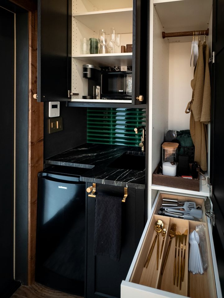 Luxurious Glass Tiny House with Sleek Interior Design for an Amazing Couples Getaway near Mars Hill, NC